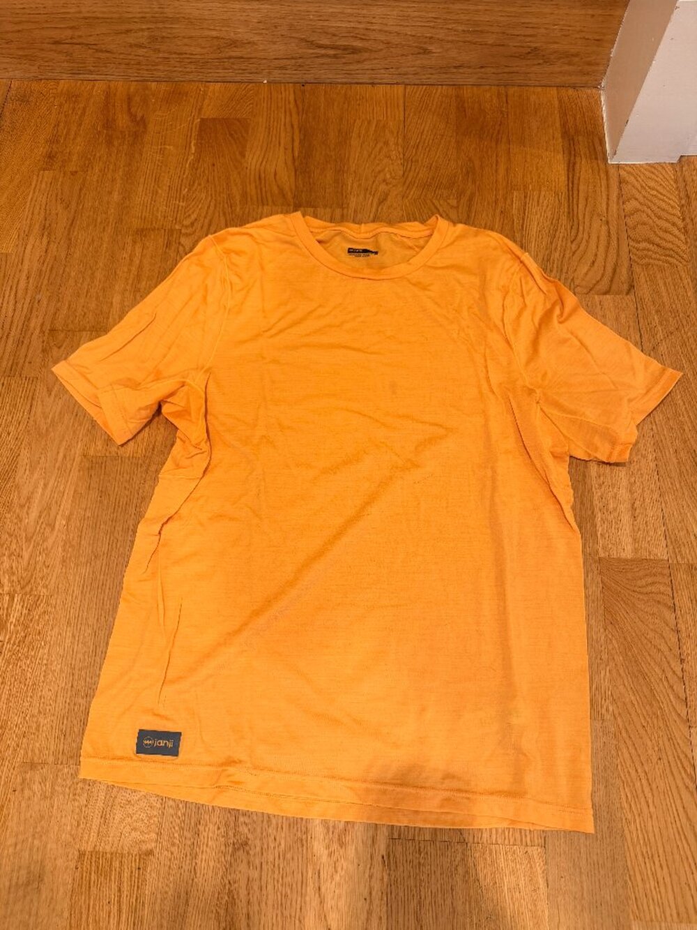 Janji Men's Repeat Merino Tech Tee (size medium)